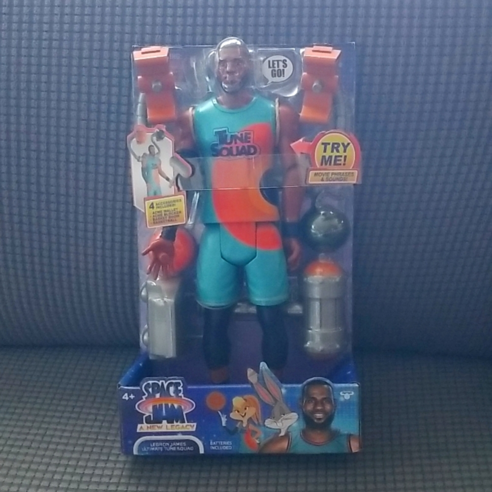 Space Jam Ultimate Tune Squad Lebron James toy